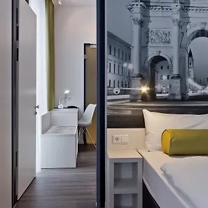 Super 8 By Wyndham North *** München